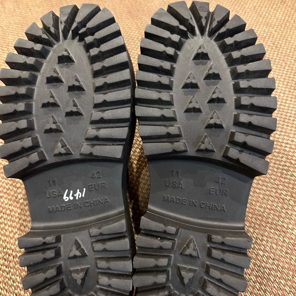 NWOT Jeffrey Campbell clogs size 42 - Picture 2 of 3